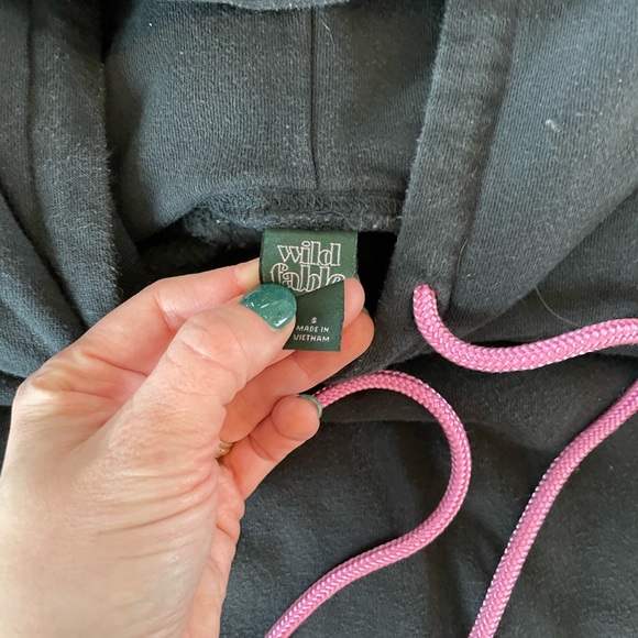 Wild Fable cropped sweatshirt size small. - Picture 2 of 3